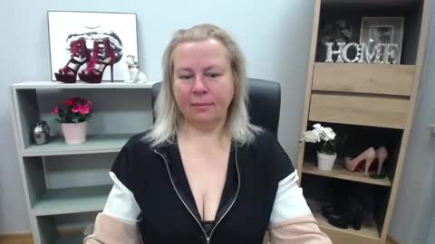 Snapshot of nancy_sugar chatting on 02.15.25 Nancy online show from 02.15.25