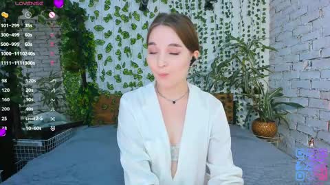 Snapshot of nancycaseys chatting on 03.03.25 Luna online show from 03.03.25