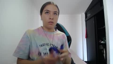 Snapshot of nanna_yoshi chatting on 01.12.25 nanna yoshi online show from 01.12.25