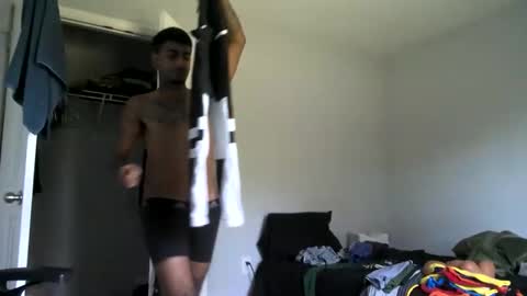 Snapshot of nanothegreat chatting on 05.08.26 Nando online show from 05.08.26