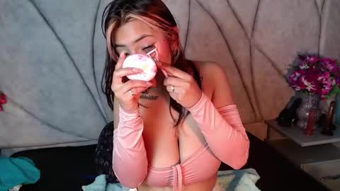 Snapshot of nany_pretty chatting on 12.15.24 nany_pretty online show from 12.15.24