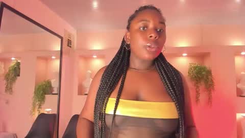 Snapshot of nanymoreno chatting on 09.19.25 nanymoreno online show from 09.19.25