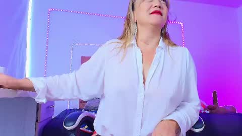 Snapshot of naomi_diamond_ chatting on 06.16.26 Naomi online show from 06.16.26