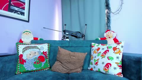 Snapshot of naomi_jones13 chatting on 12.01.24 Nahomi Jones online show from 12.01.24