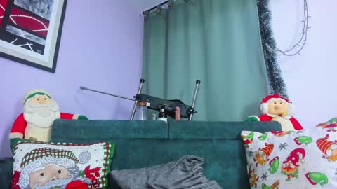 Snapshot of naomi_jones13 chatting on 12.06.24 Nahomi Jones online show from 12.06.24