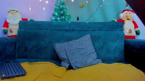 Snapshot of naomi_jones13 chatting on 12.30.24 Nahomi Jones online show from 12.30.24