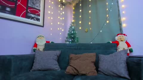 Snapshot of naomi_jones13 chatting on 12.30.24 Nahomi Jones online show from 12.30.24