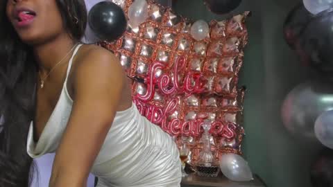 Snapshot of naomi_jones13 chatting on 01.14.25 Nahomi Jones online show from 01.14.25