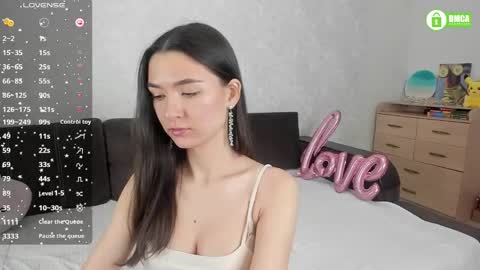 Naomi online show from 02.20.25