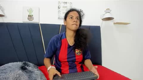 naomi_x0 online show from 12.18.25