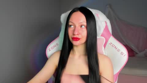 Snapshot of naomiblakes chatting on 02.11.26 Naomi online show from 02.11.26