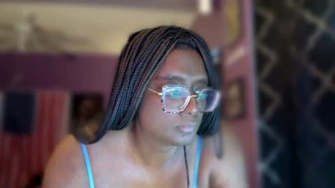 Naomi online show from 12.10.24