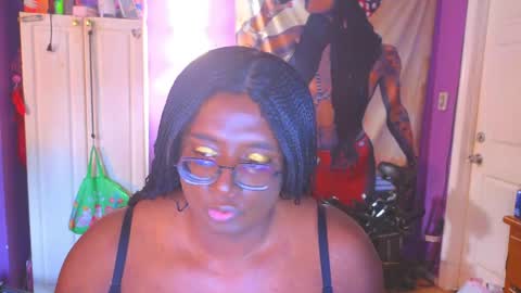 Snapshot of naomifux chatting on 05.28.26 Naomi online show from 05.28.26