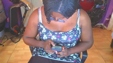 Snapshot of naomifux chatting on 06.07.26 Naomi online show from 06.07.26