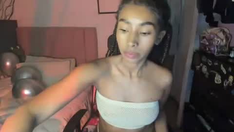 Naomii online show from 01.22.25