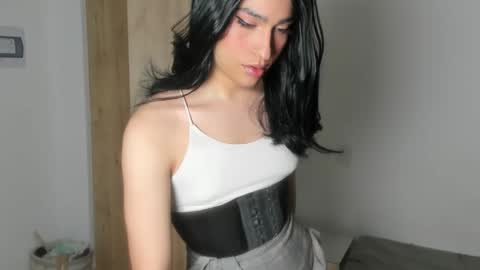 Naomi Moore online show from 02.27.26