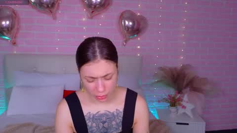 Naomi online show from 11.26.25