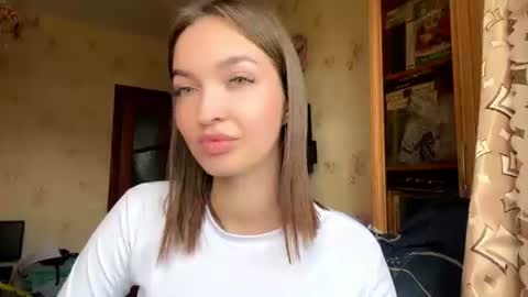 Snapshot of naomiortea chatting on 06.23.26 Lesi online show from 06.23.26