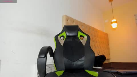 naomis_35 online show from 10.13.25