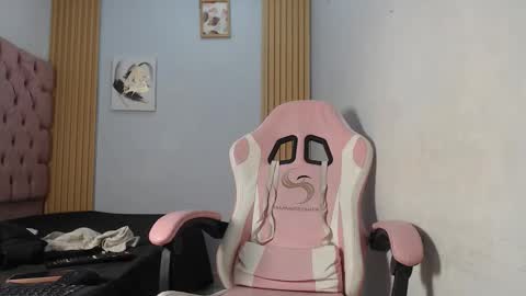 naomis_35 online show from 11.27.25