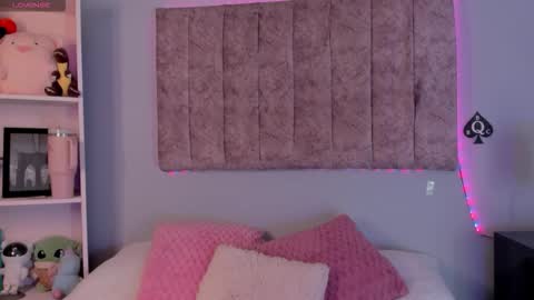 Laura  online show from 02.01.26