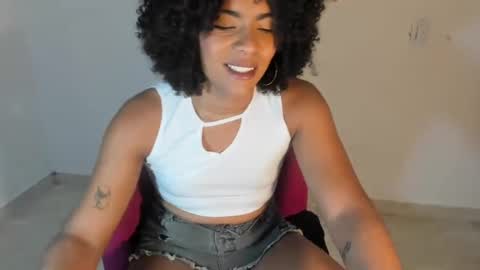 Snapshot of naomiwildburn chatting on 03.02.25 naomiwildburn online show from 03.02.25