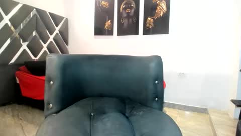 naomiwildburn online show from 11.24.25