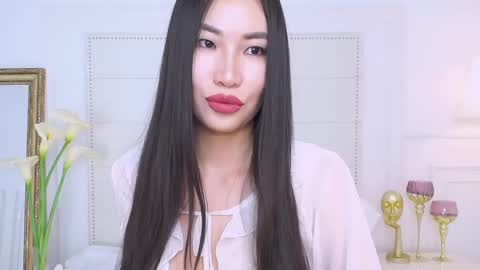 Snapshot of naomiyuu chatting on 01.08.25 Naomi online show from 01.08.25