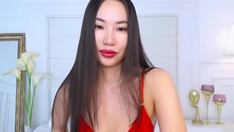 Snapshot of naomiyuu chatting on 01.10.25 Naomi online show from 01.10.25