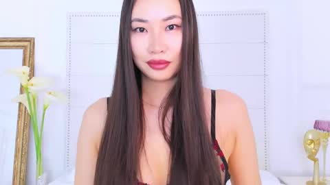 Snapshot of naomiyuu chatting on 02.02.25 Naomi online show from 02.02.25