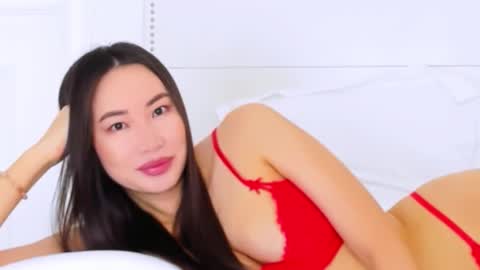 Snapshot of naomiyuu chatting on 10.27.25 Naomi online show from 10.27.25