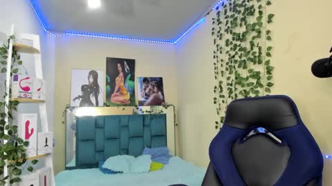 naomy online show from 02.21.25