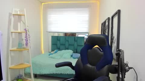 naomy online show from 10.20.25