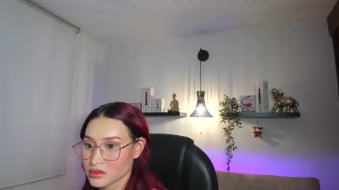 Snapshot of naomy_hot04 chatting on 05.31.26 naomy online show from 05.31.26