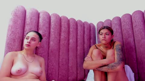 Snapshot of naomyanddany chatting on 12.10.24 NaomyAndDany online show from 12.10.24