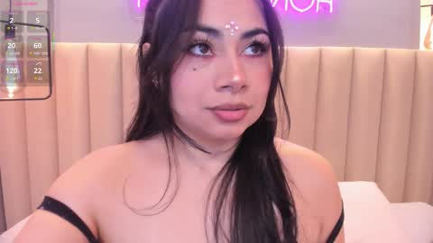 Naomy  online show from 11.16.25