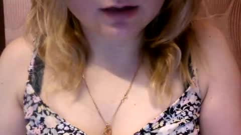 Snapshot of narcisjill chatting on 01.22.25 NarcisJill online show from 01.22.25