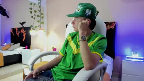 Nascary Fox online show from 10.21.25