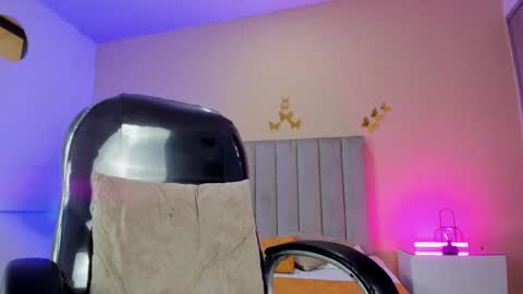Snapshot of nascary_fox chatting on 04.24.26 Nascary Fox online show from 04.24.26