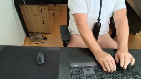 Snapshot of nase17 chatting on 10.16.25 nase online show from 10.16.25