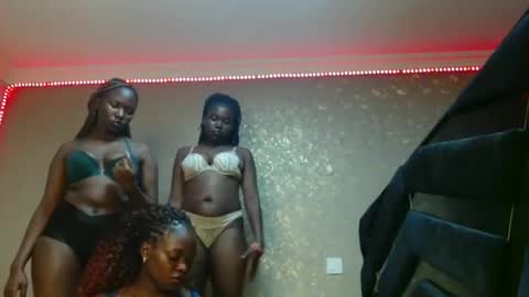 Snapshot of nasha_nei chatting on 03.19.26 Nasha online show from 03.19.26