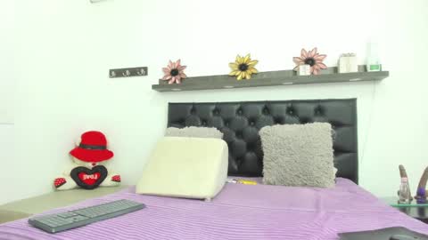 Snapshot of nashira_robert chatting on 12.14.24 Debora online show from 12.14.24