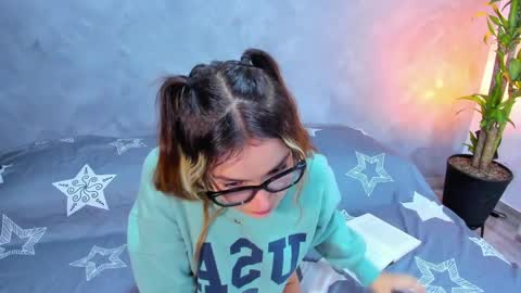 Snapshot of nashlyfontanna chatting on 03.26.26 Nashly Fontana online show from 03.26.26