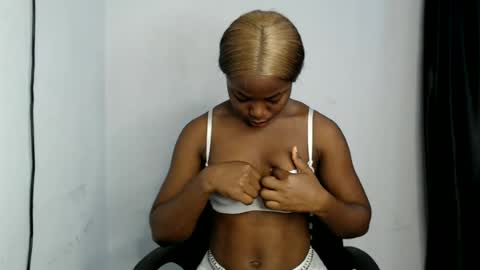 Snapshot of nasty_juicy22 chatting on 07.09.26 adie online show from 07.09.26