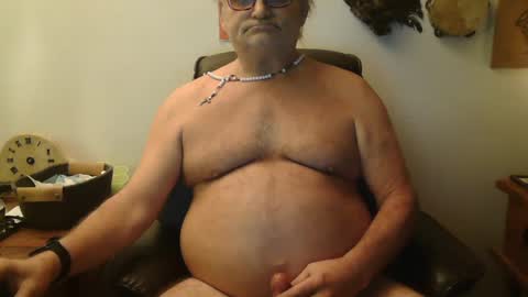 Snapshot of nastydaddyfatcock15 chatting on 10.01.25 nastydaddyfatcock15 online show from 10.01.25