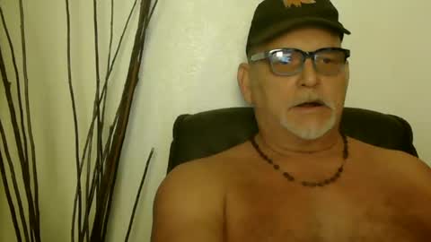 Snapshot of nastydaddyfatcock8 chatting on 12.21.24 Daddy online show from 12.21.24