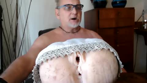 Snapshot of nastydaddyfatcock8 chatting on 01.25.25 Daddy online show from 01.25.25