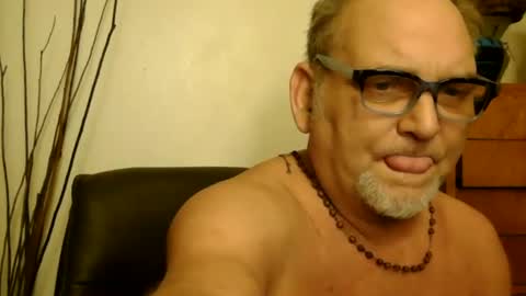 Snapshot of nastydaddyfatcock8 chatting on 01.28.25 Daddy online show from 01.28.25