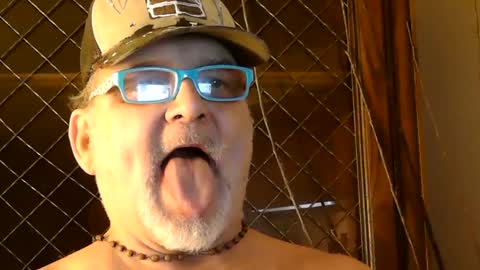 Snapshot of nastydaddyfatcock8 chatting on 03.06.25 Daddy online show from 03.06.25