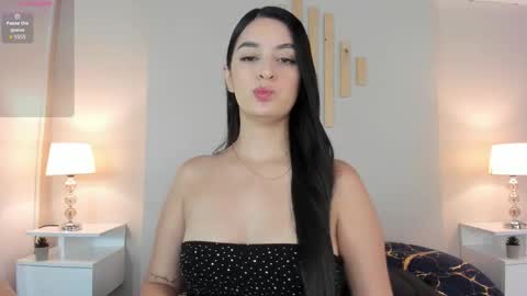 Natacha Diaz online show from 10.17.25